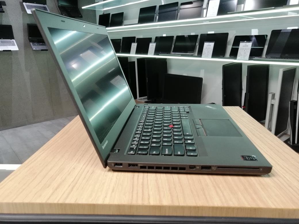 Lenovo ThinkPad T450 14 Laptop Core i5-5300U 2.3GHz CPU 16GB RAM 256GB SSD
